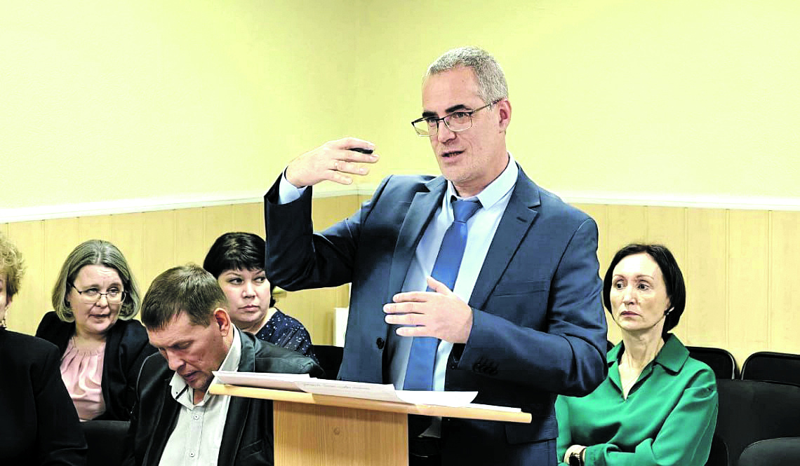 Клименко возглавил округ и обещает перемены